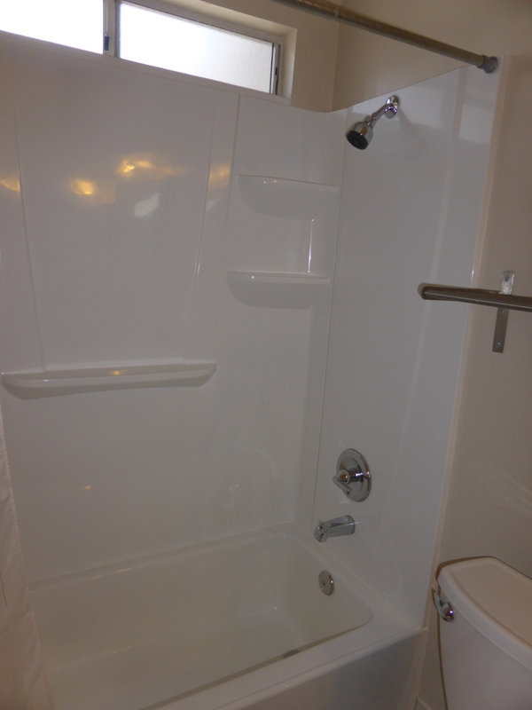 14 - en suite bath